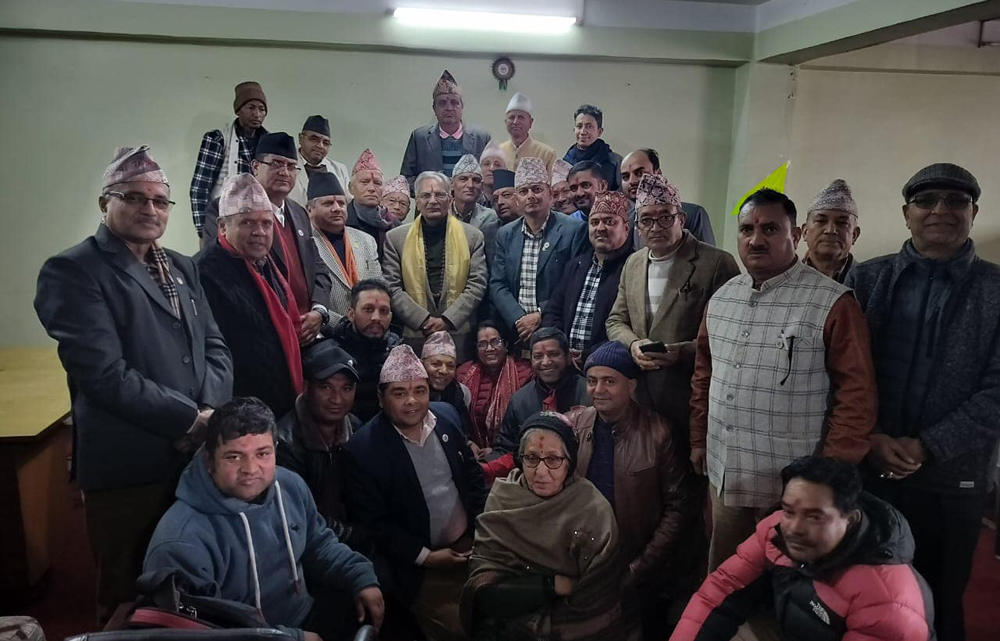 baburam_vet 31705847003.jpg